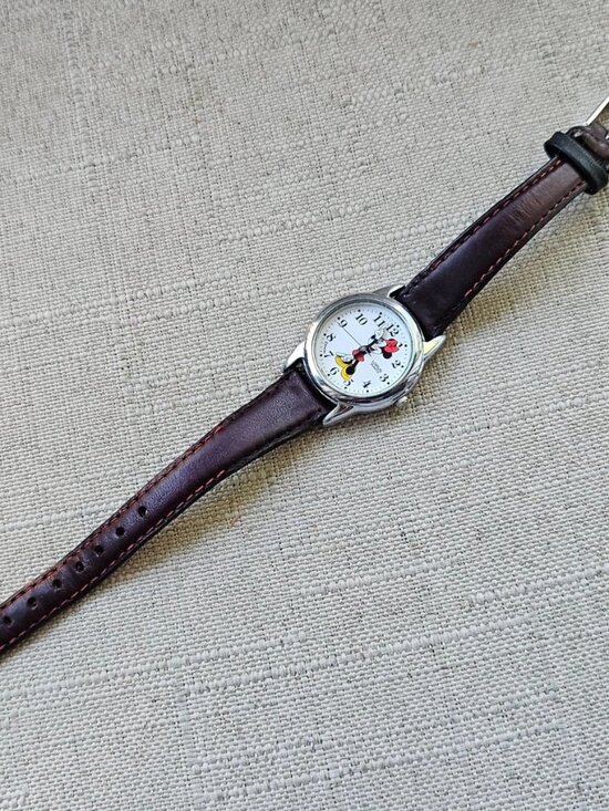 Vintage Lorus Disney Women Wristwatch Minnie Mouse Analog Quartz Watch main image 4